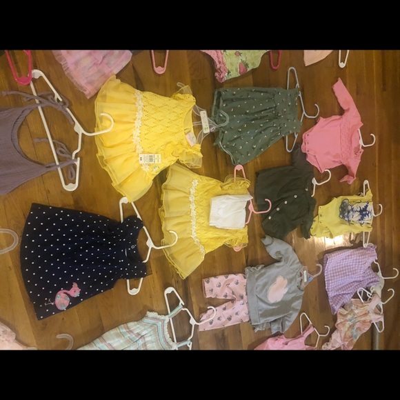 More than 100 pieces rompers dresses and sets - Picture 7 of 9